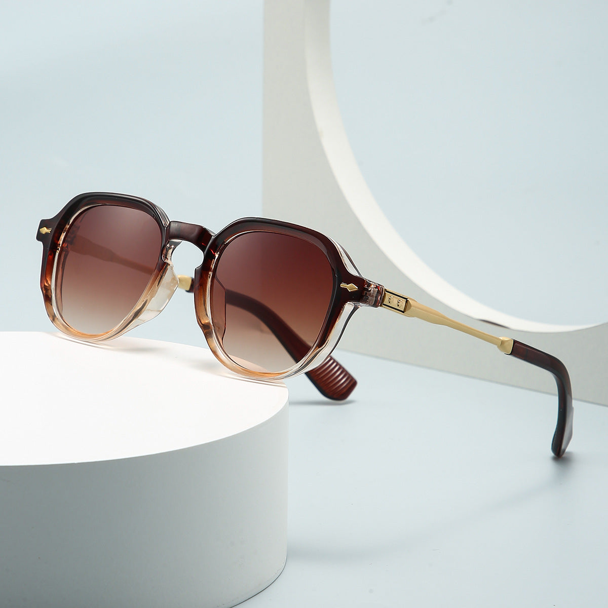 Modern Charm Retro Sunglasses