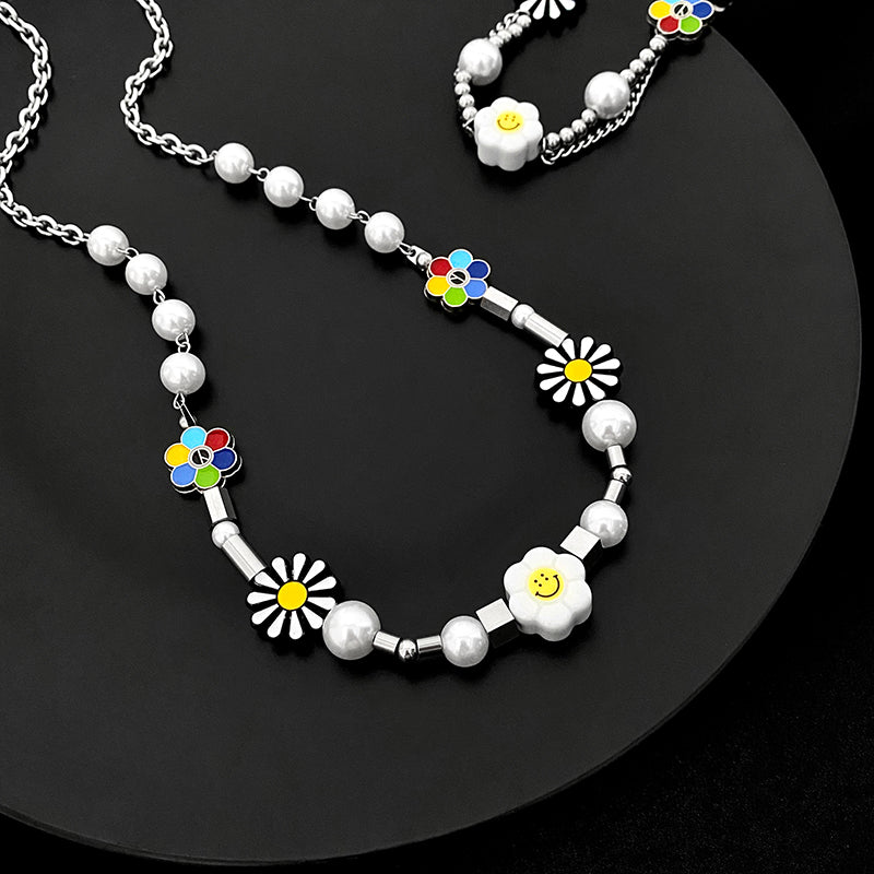 Creative Daisy Pearl Stitching Necklace (Unisex)