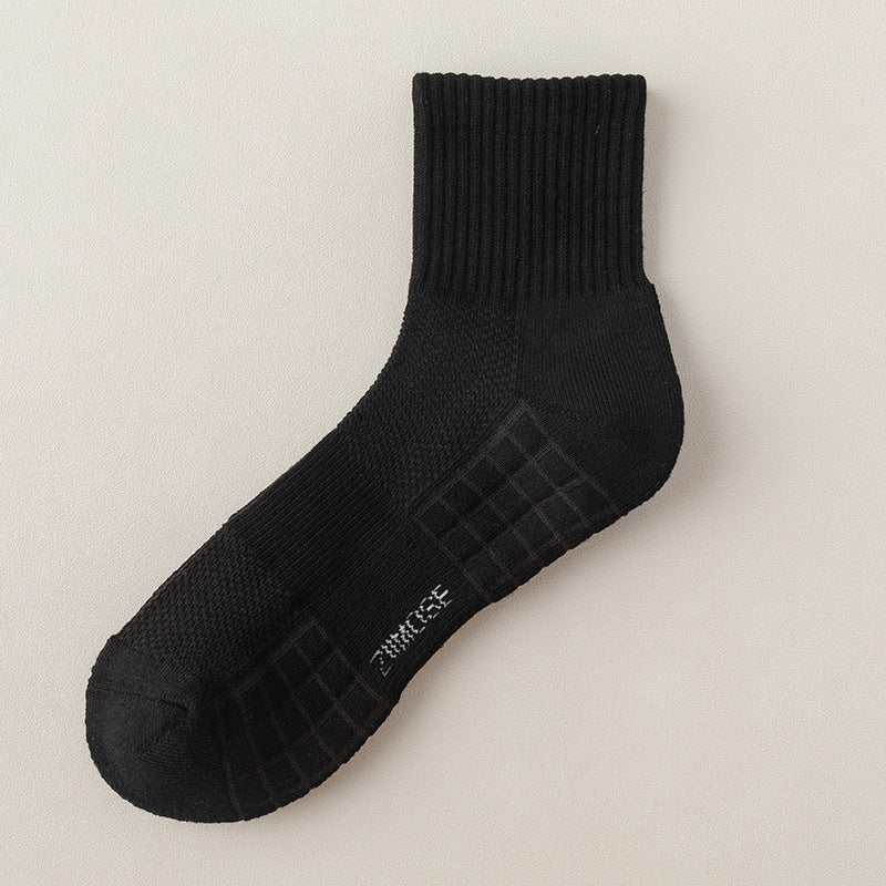 Absorbent Anti-odor Black and White High-top Basketball Socks